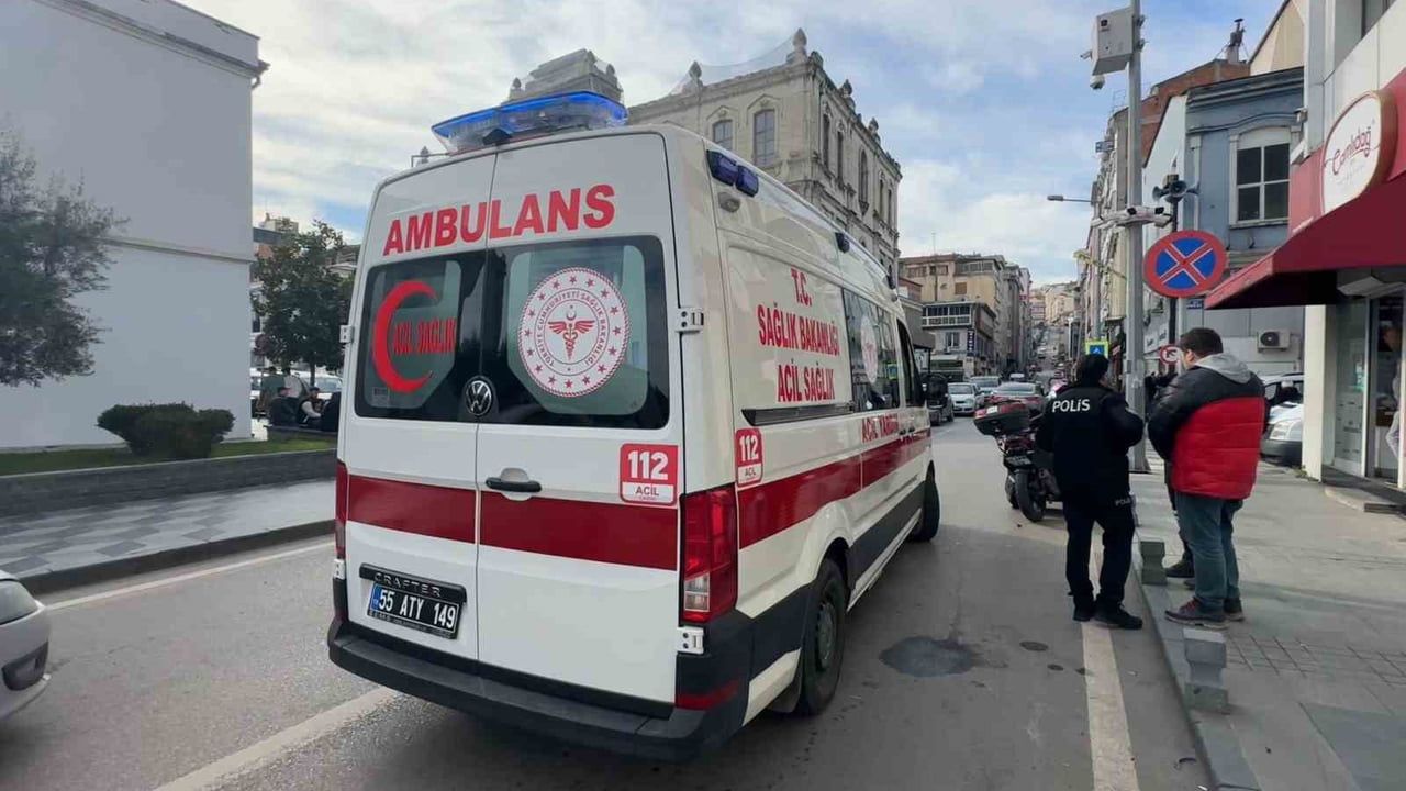 Samsun'da SUV, duran motosikletlere çarptı: 2 yaralı