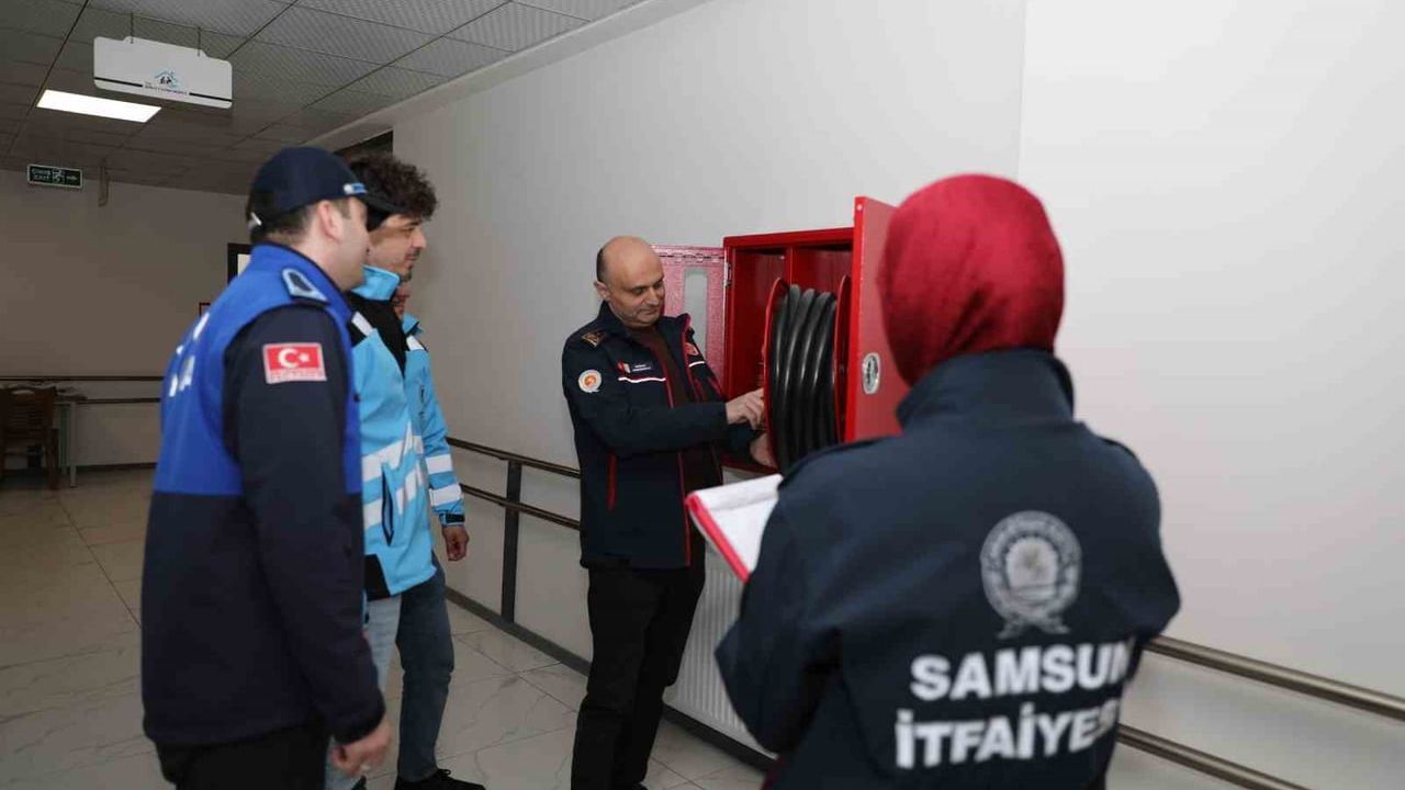 Samsun İtfaiyesi 2025'te 11 bin 761 Müdahalede 5 bin 119 Can Kurtardı