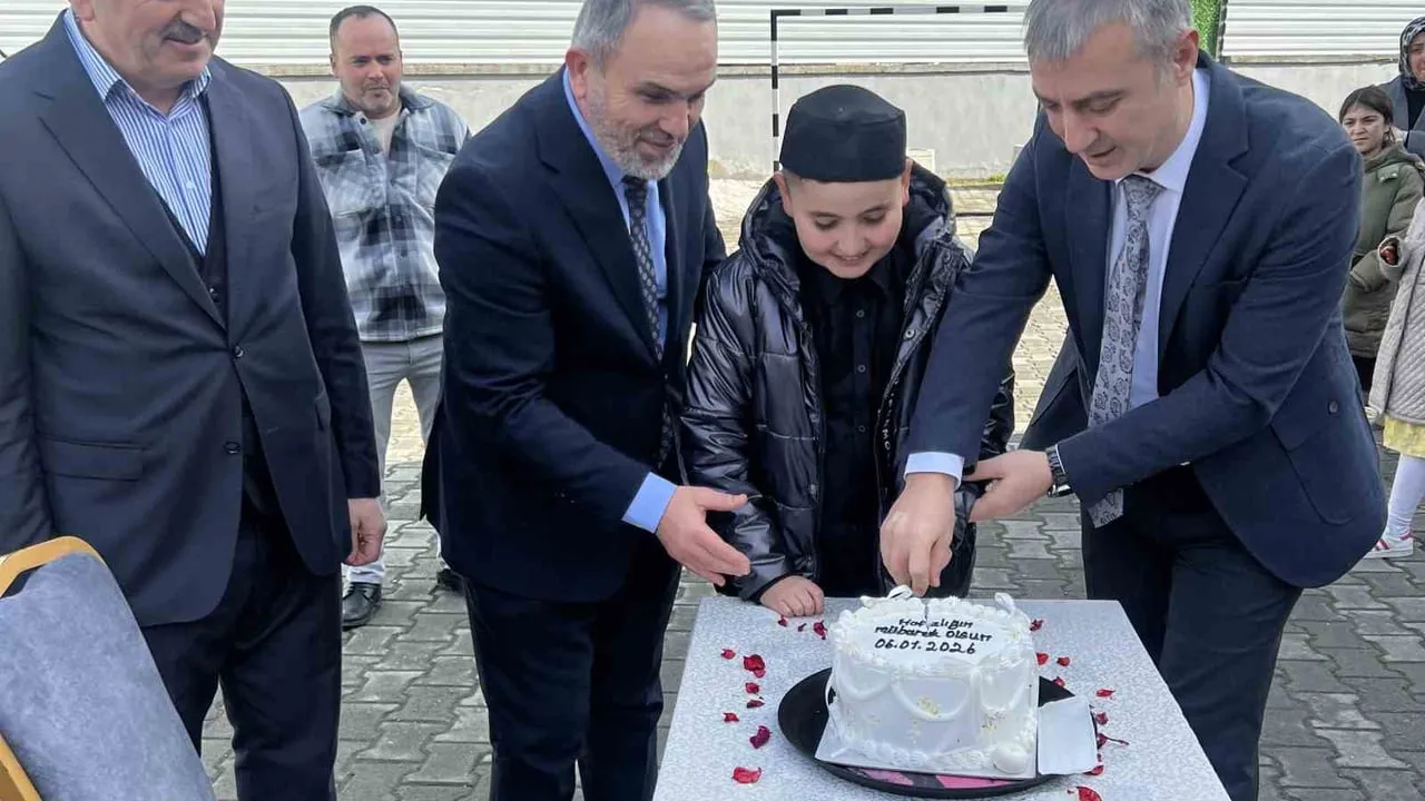 Samsun Terme’de 'Hafız Islatma' Geleneğiyle Genç Hafız Kutlandı