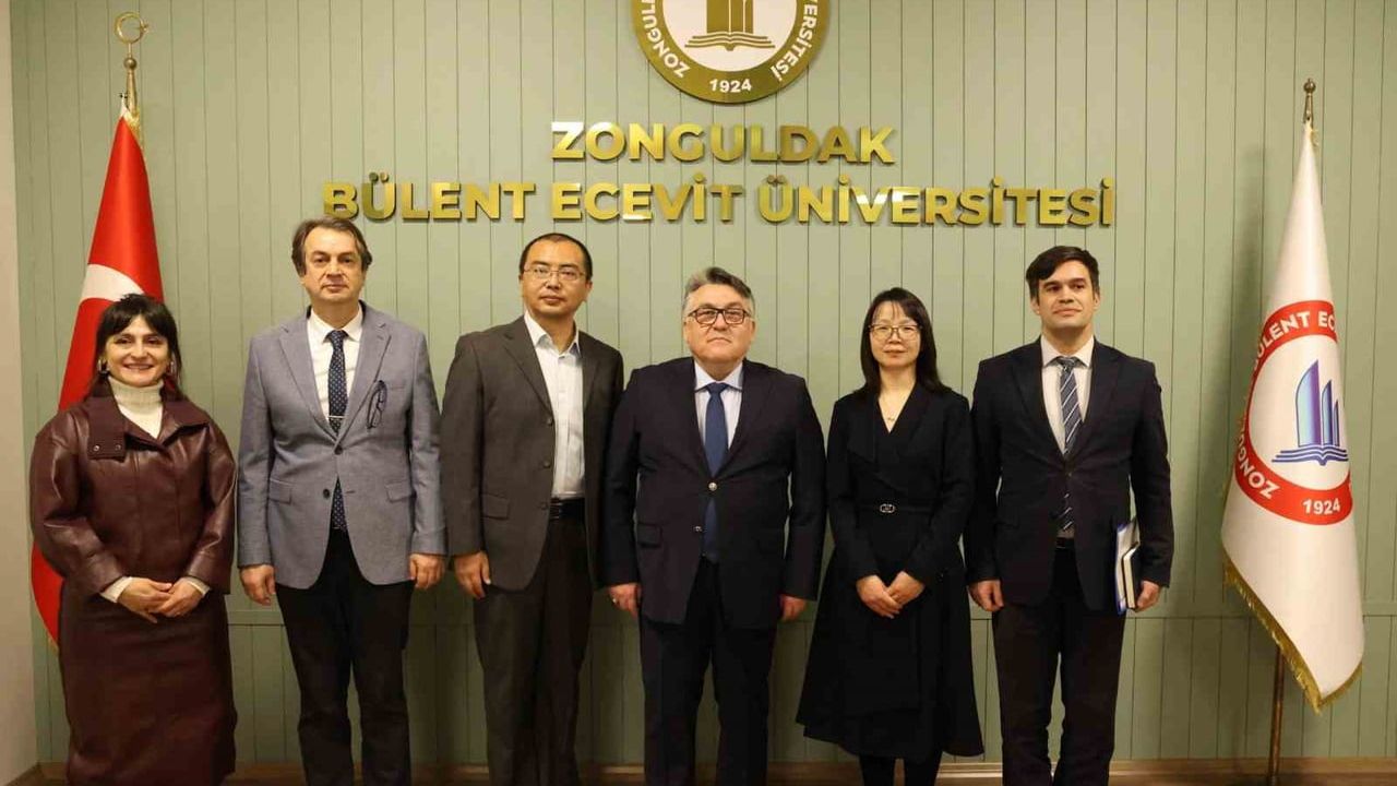 Şangay Dianji Üniversitesi Heyeti BEUN Rektörü Özölçer’i Ziyaret Etti