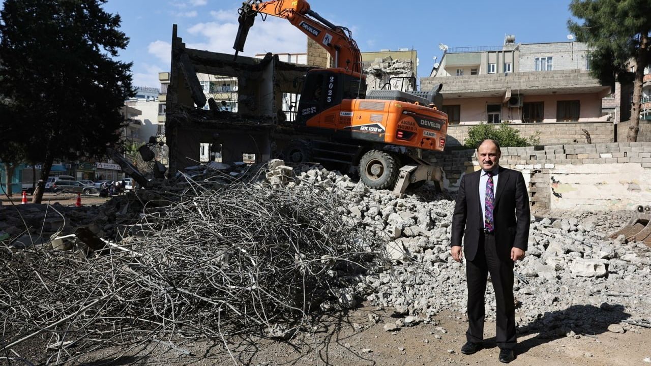 Şanlıurfa'da 59 Yapının Yıkımı Tamamlandı — 25 Metrelik Yol Projesinde Son Aşama
