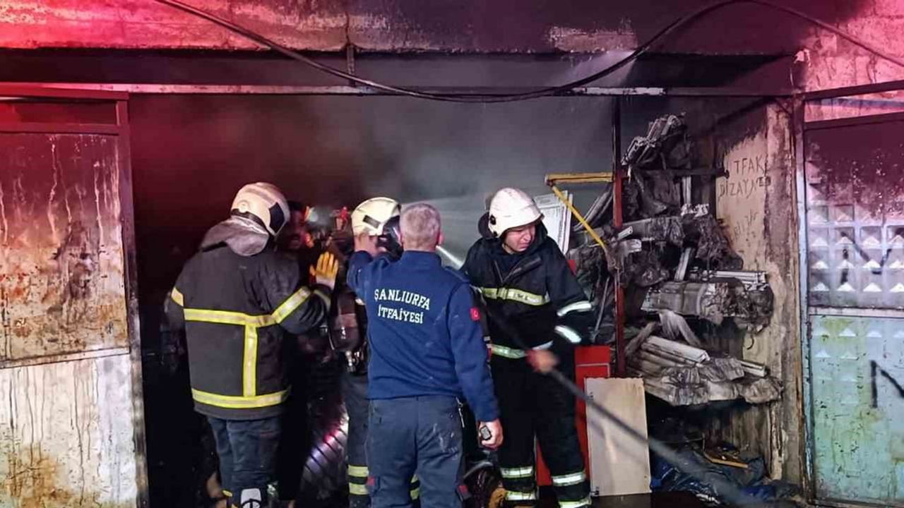 Şanlıurfa'da İş Yerinde Yangın — İtfaiye Müdahalesi