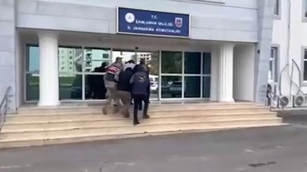 Şanlıurfa'da 'Polis' Yalanıyla Yaklaşık 1 Milyon 800 Bin Lira Dolandırıcılık: 2 Tutuklama