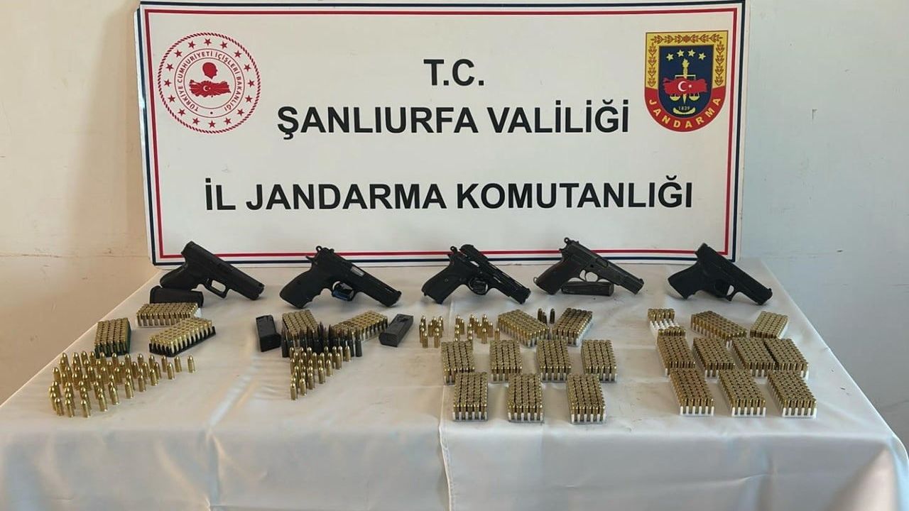 Şanlıurfa’da Silah Kaçakçılığı Operasyonu: 4 Gözaltı, 5 Tabanca Ele Geçirildi