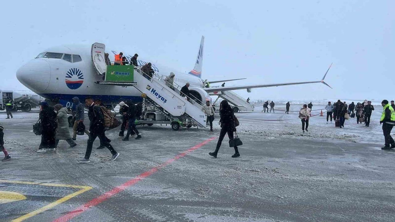 Şanlıurfa GAP Havalimanı 2025'te 1 milyon 60 bin 905 Yolcuya Hizmet Verdi