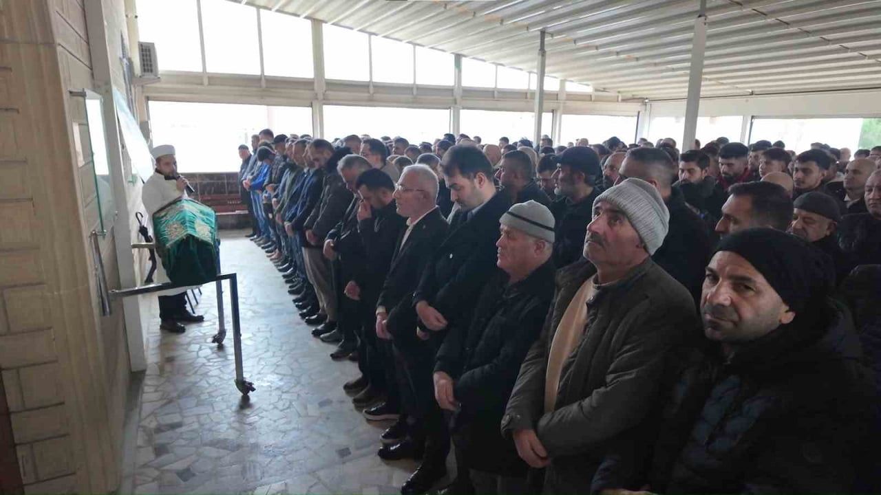 Sapanca'da Bungalov Havuzunda 3 Yaşındaki İnci Y. Toprağa Verildi