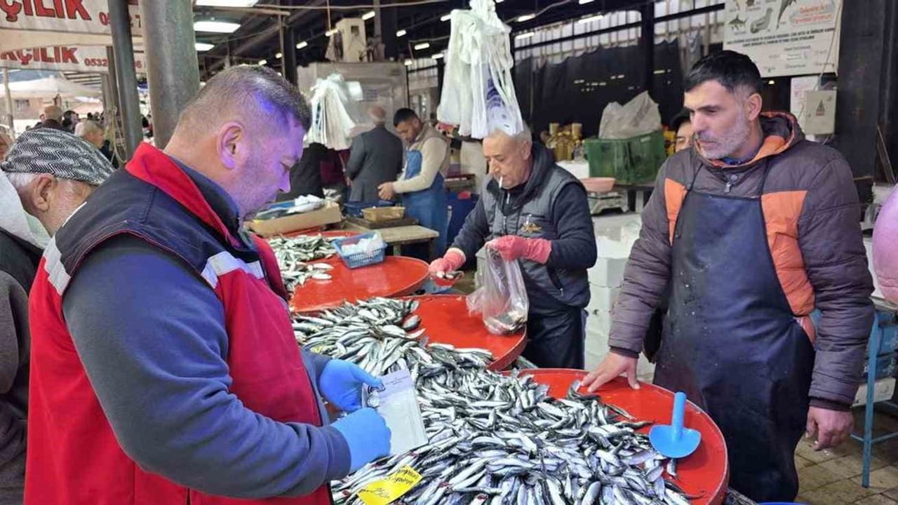 Sarıgöl'de Balık Tezgahlarına Sıkı Denetim