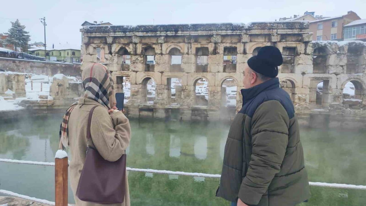 Sarıkaya'da 2 Bin Yıllık Roma Hamamında Masalsı Buhar Görüntüleri