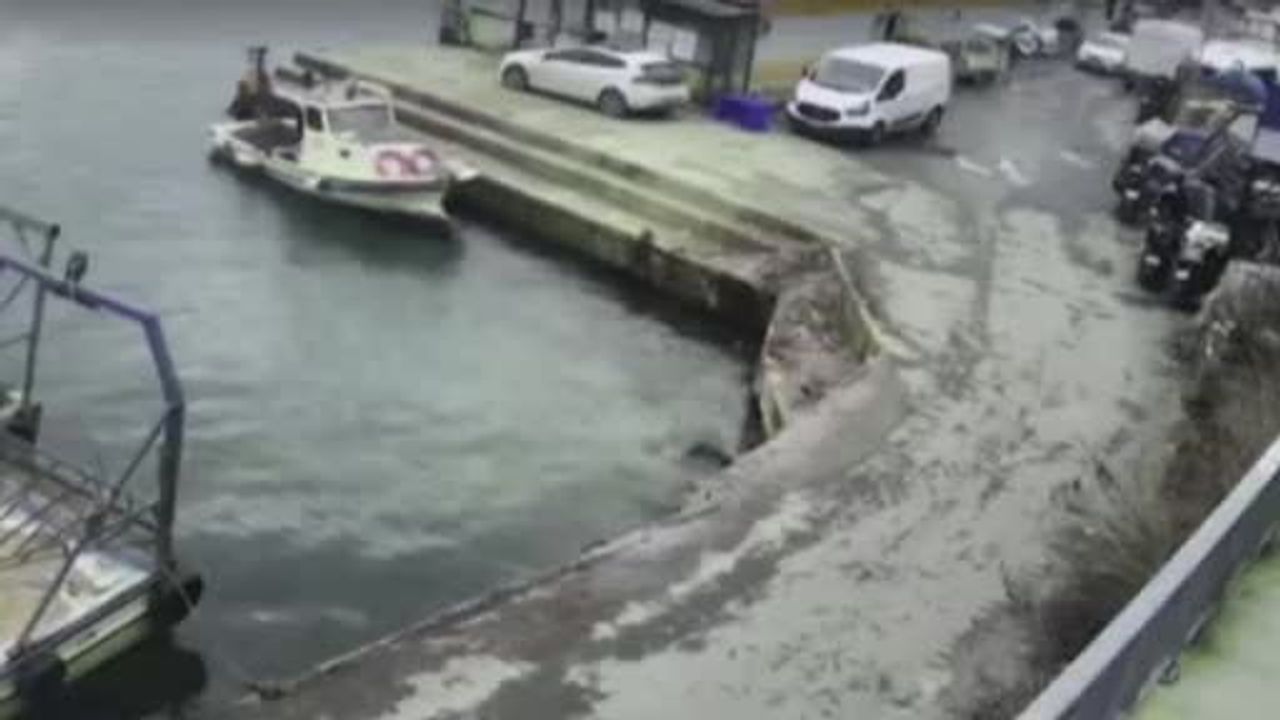 Sarıyer'de Denize Düşen Araç: Kurtarma Anları Kamerada