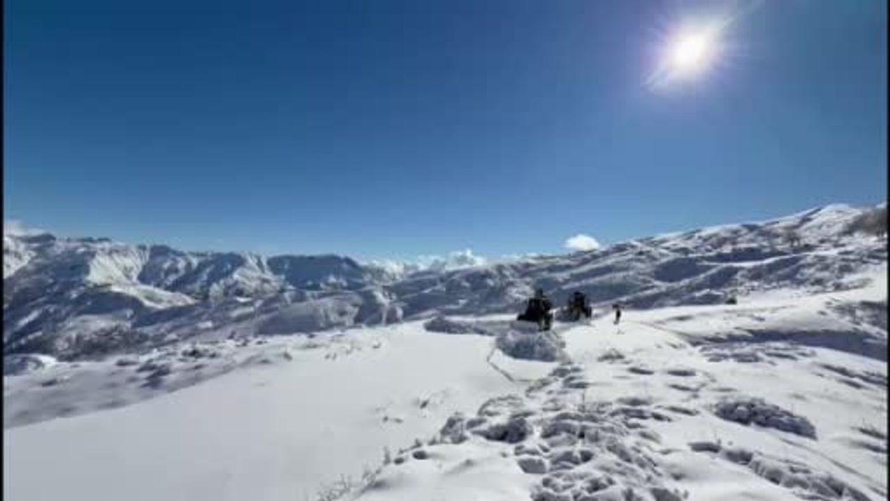 Sason'da 392 km'lik Yol Ağı Kardan Temizlenerek Ulaşıma Açıldı