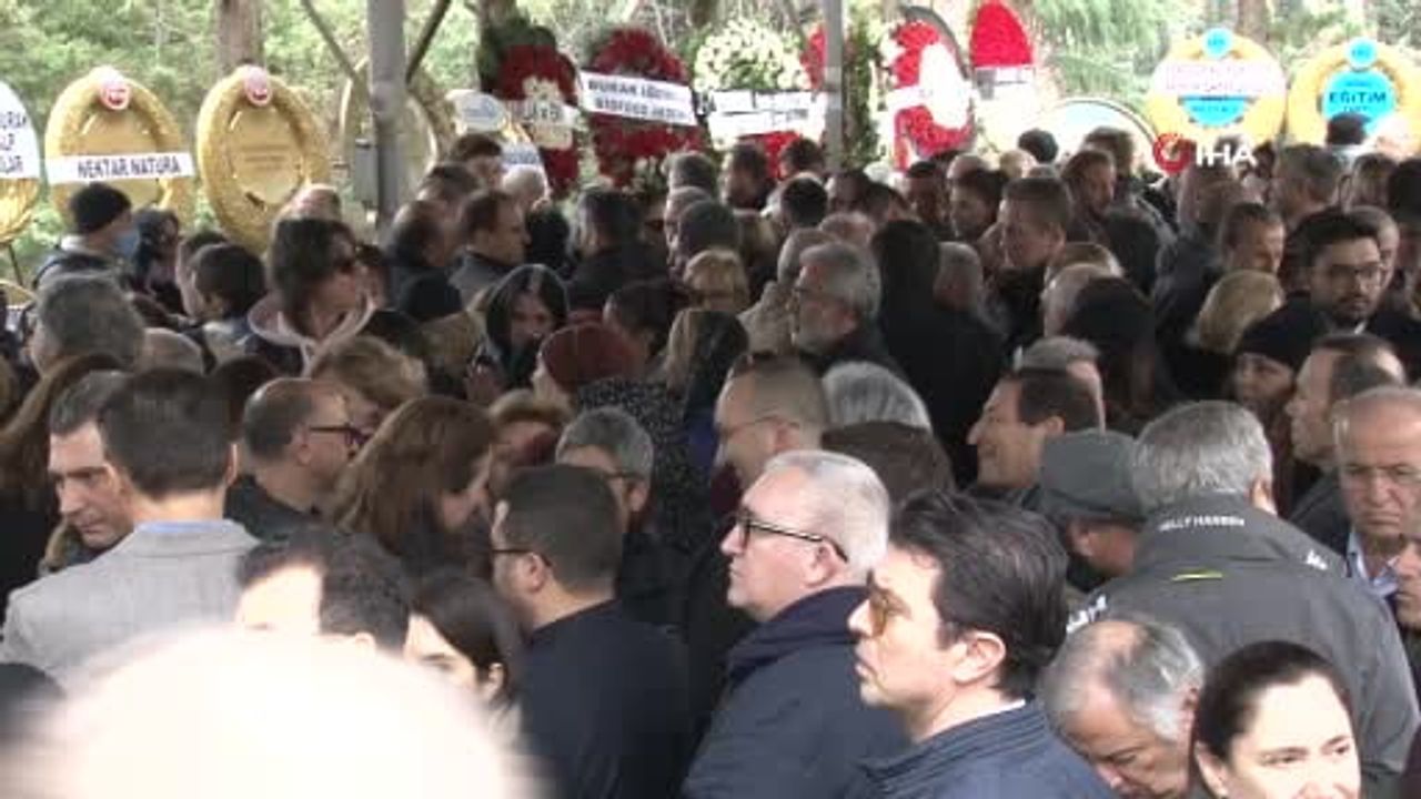 Seha Okuş Zincirlikuyu'da Uğurlandı: Türk Halk Müziğinin Usta İsmi Toprağa Verildi