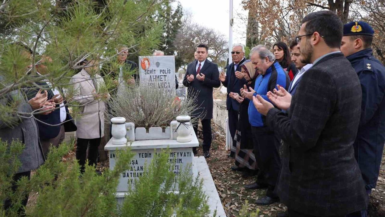 Şehit Polis Memuru Ahmet Işlakça, Şehadetinin Yıl Dönümünde Karacasu'da Anıldı