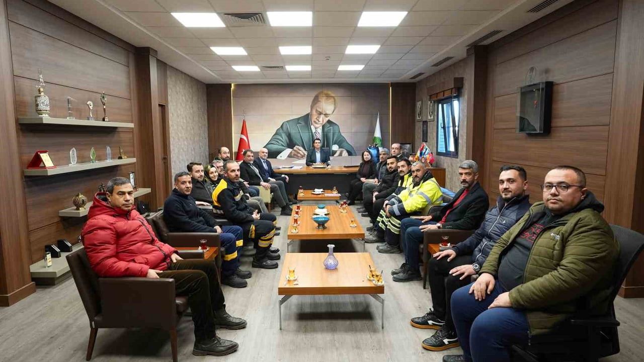 Şehitkamil’de Kar Mesaisi: Umut Yılmaz’dan Personele İkramiye