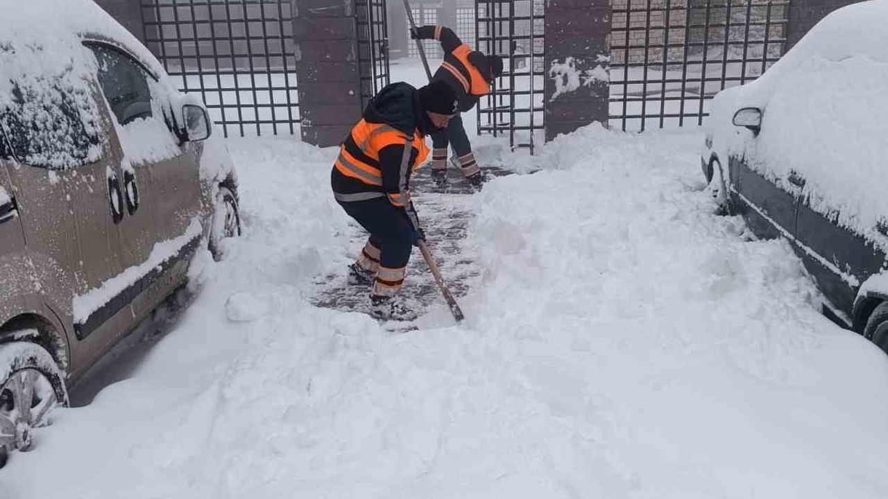 Şehitkamil'de Karla Mücadele: Ekipler 7/24 Sahada