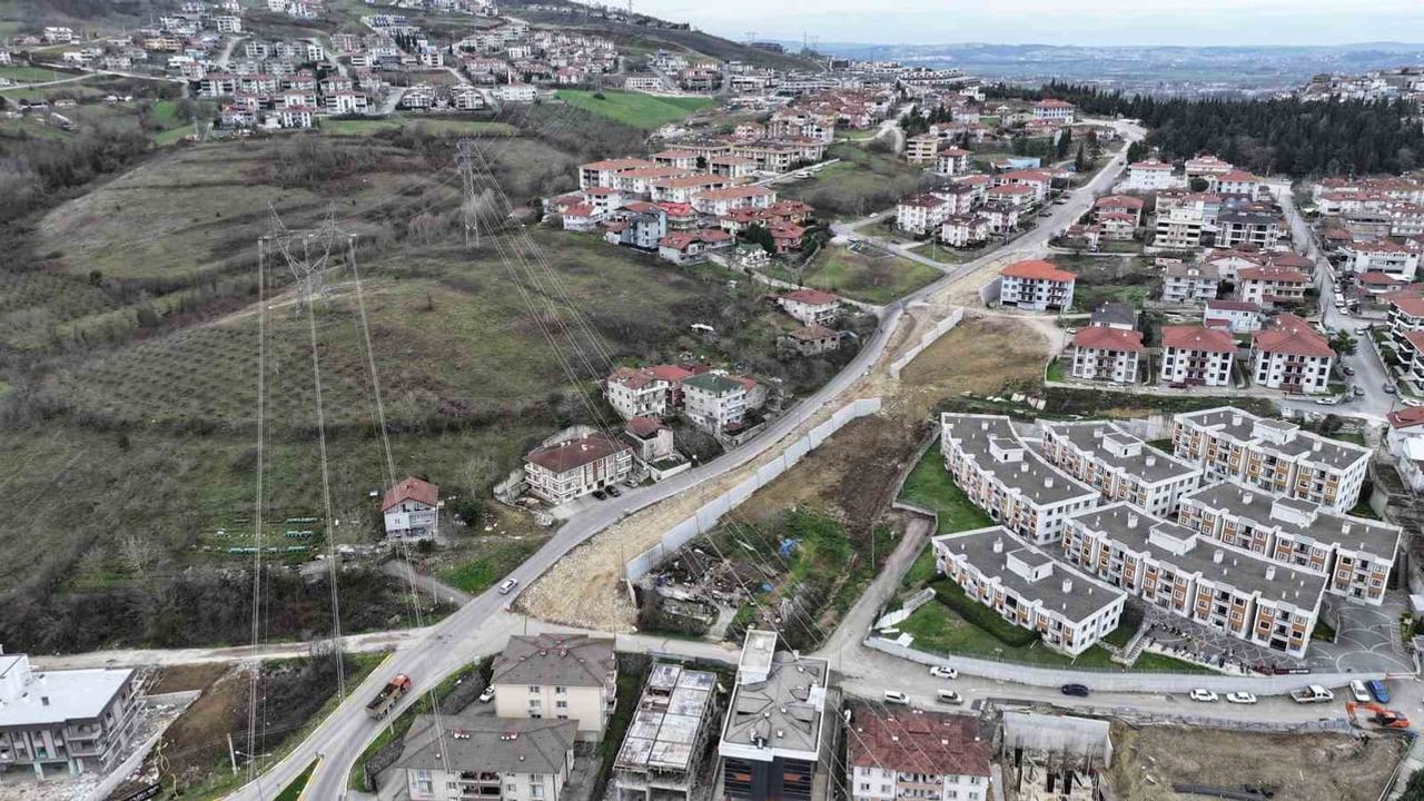 Serdivan'da Trafiğe Nefes: 32. Sokak 6'dan 20 Metreye Genişliyor