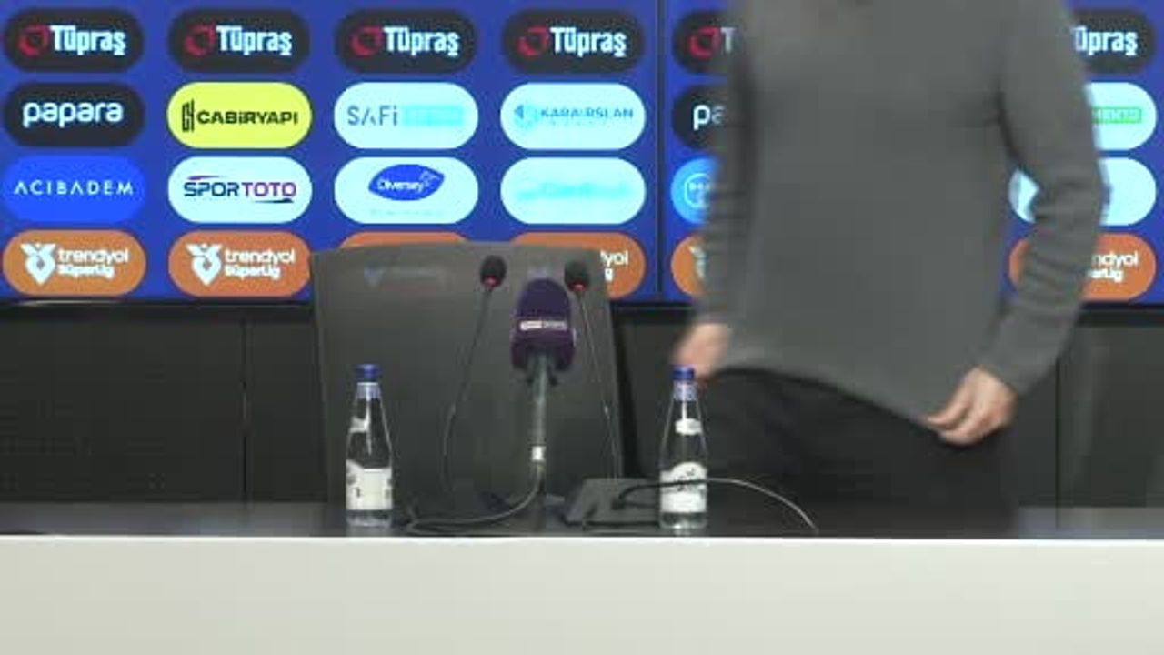 Sergen Yalçın: 'Burası Taraftarın İstediği Takım Olacak, Biraz Bekleyin'