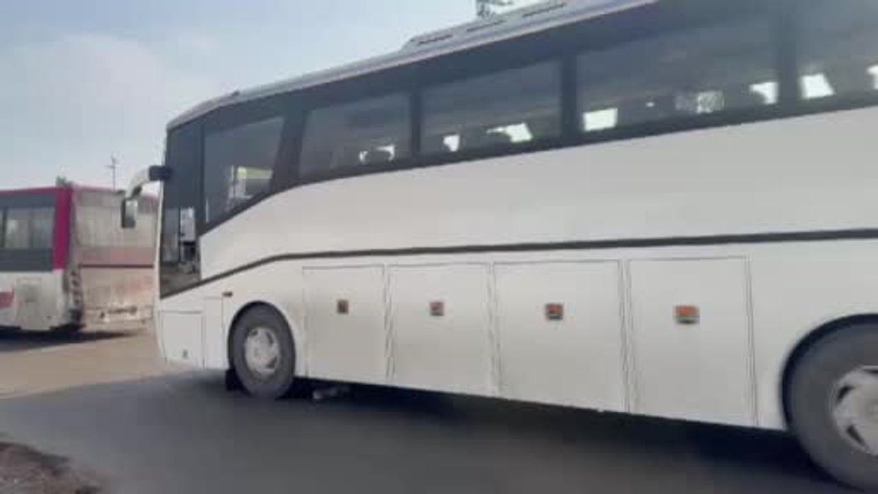 Şeyh Maksud'e 20 Otobüs: Teslim Olan SDG'liler Farklı Bölgelere Sevk Edilecek