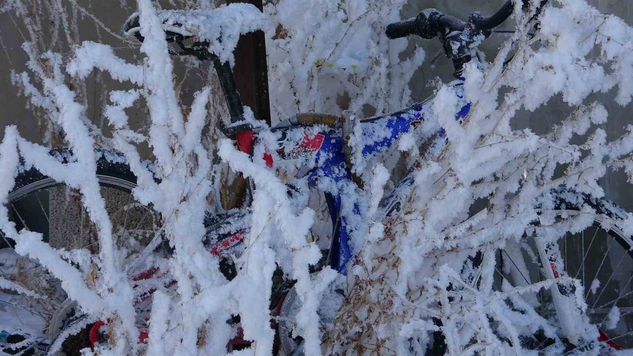 Sibirya Soğukları Kentte Hayatı Felç Etti: Hava Eksi 21,8 Derece