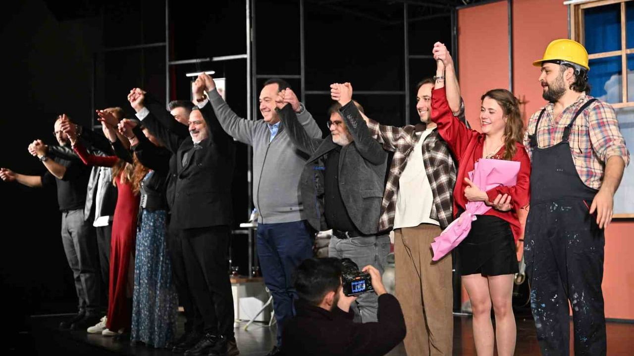 ‘Şiddetli Geçimsizlik’ Dünya Prömiyerini Manisa’da Yaptı