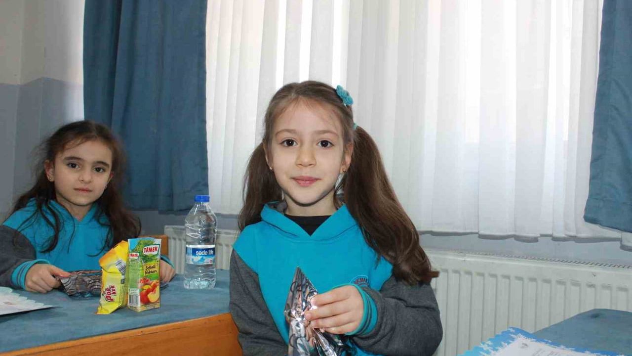 Siirt'te 90 bin 552 Öğrenci Karnesini Alıp Yarıyıl Tatiline Girdi