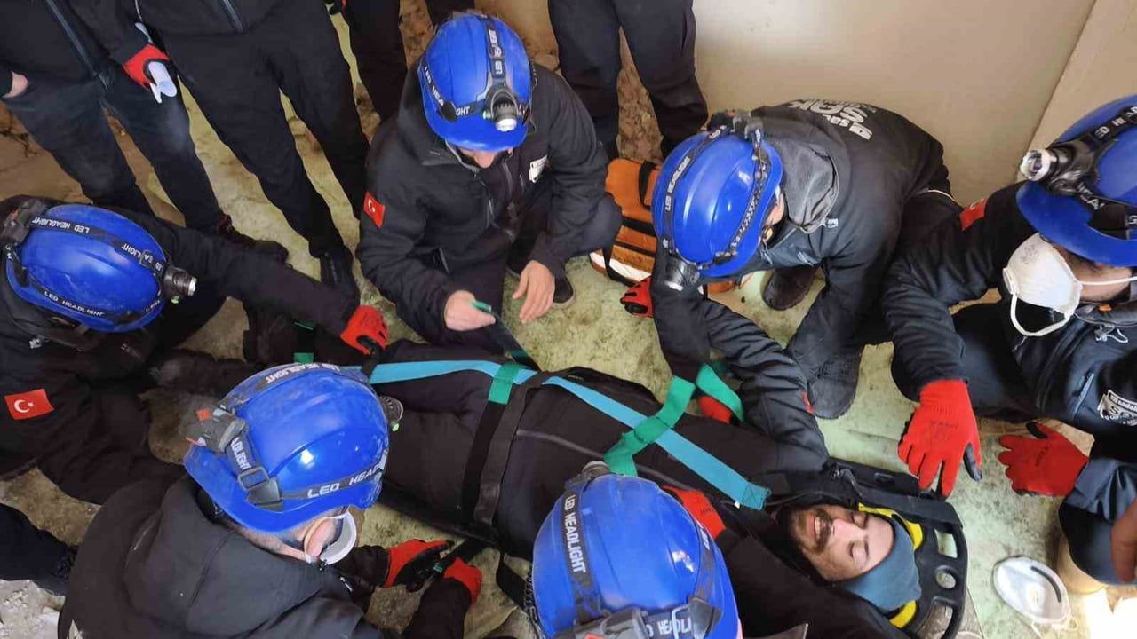 Siirt'te AFAD ve SAK'tan Afetlere Hazırlık: Teorik ve Saha Akreditasyon Eğitimi