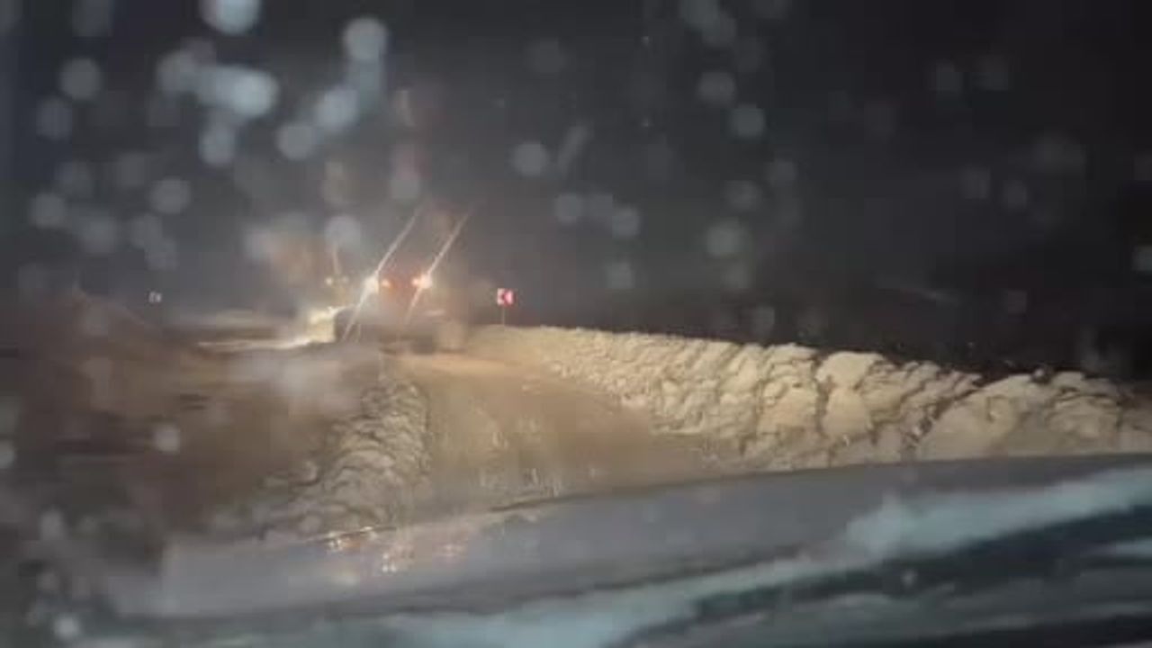 Siirt’te Ambulans Yoğun Kar Nedeniyle 3 Saatte Kurtarıldı