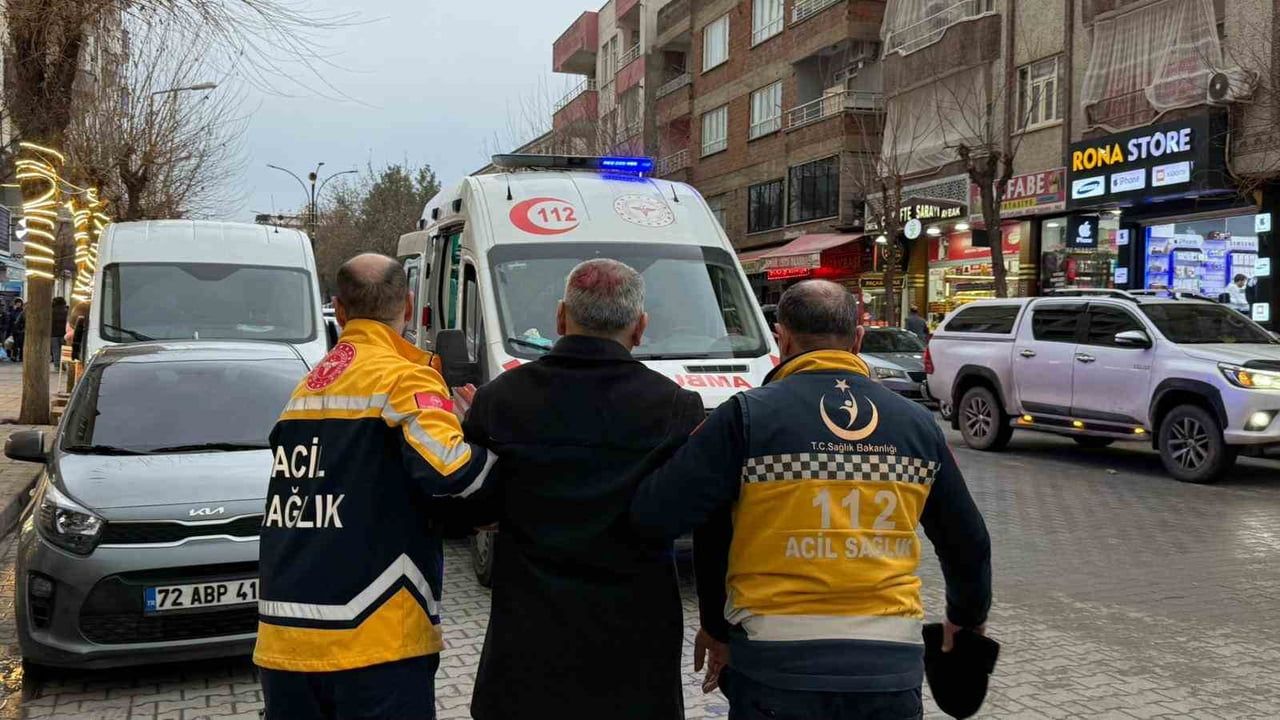 Siirt'te Epilepsi Hastası Sokakta Düşerek Yaralandı