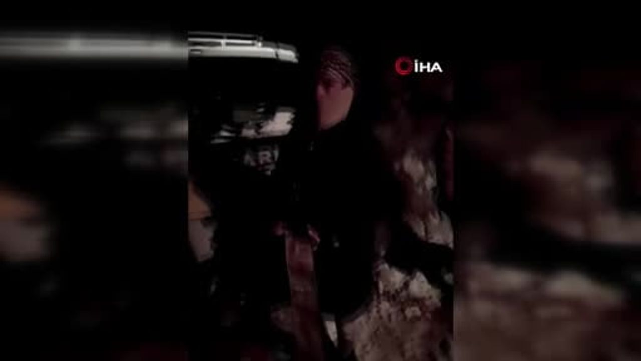 Siirt'te Mahsur Kalan Minibüs Kurtarıldı: Kapalı Yollar Açılıyor