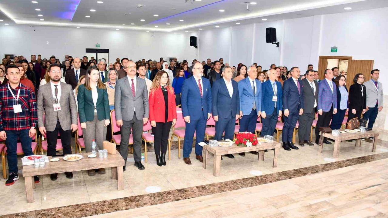 Silifke'de Sınıf Öğretmenlerine Türkiye Yüzyılı Maarif Modeli Tanıtıldı