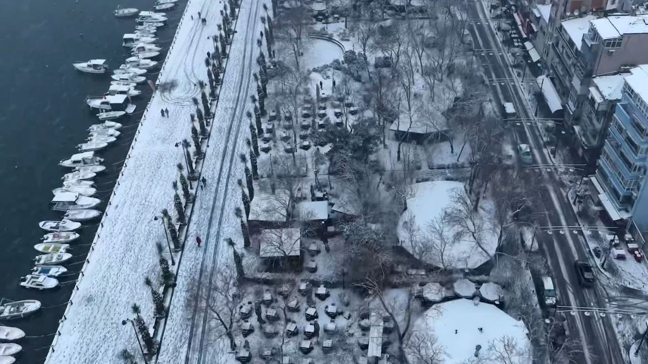 Silivri Beyaza Büründü: Kar Yağışı Havadan Görüntülendi