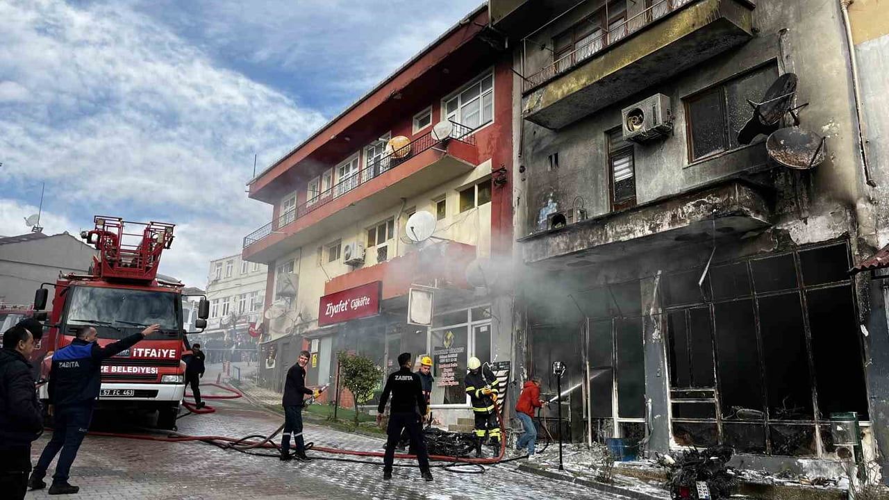 Sinop Gerze'de Motosiklet Tamirhanesinde Yangın: 1 Ağır Yaralı
