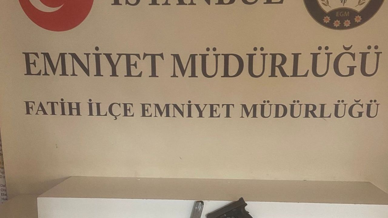 Sirkeci Doğubank'ta İşyerine Ateş Açan Şahsın Yeni Görüntüleri