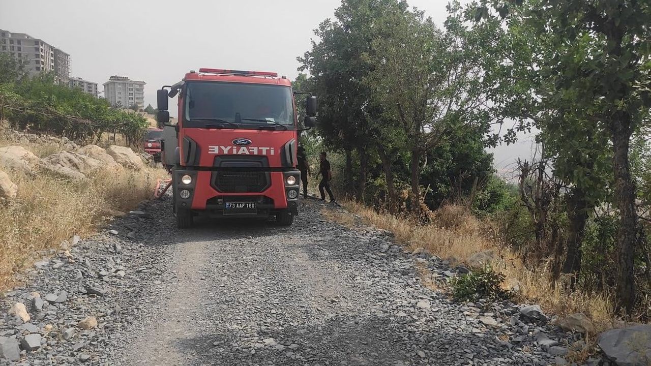 Şırnak İtfaiyesi 2025'te Rekor Kırdı: 3.922 Olayla Yılın Kahramanları