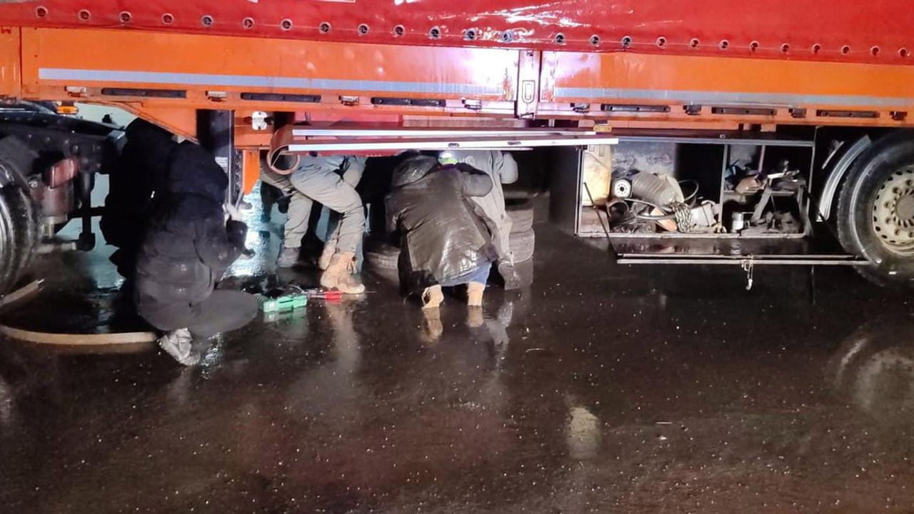 Şırnak'ta 142 Kilo Metamfetamin Ele Geçirildi — Cizre'de İki Gözaltı