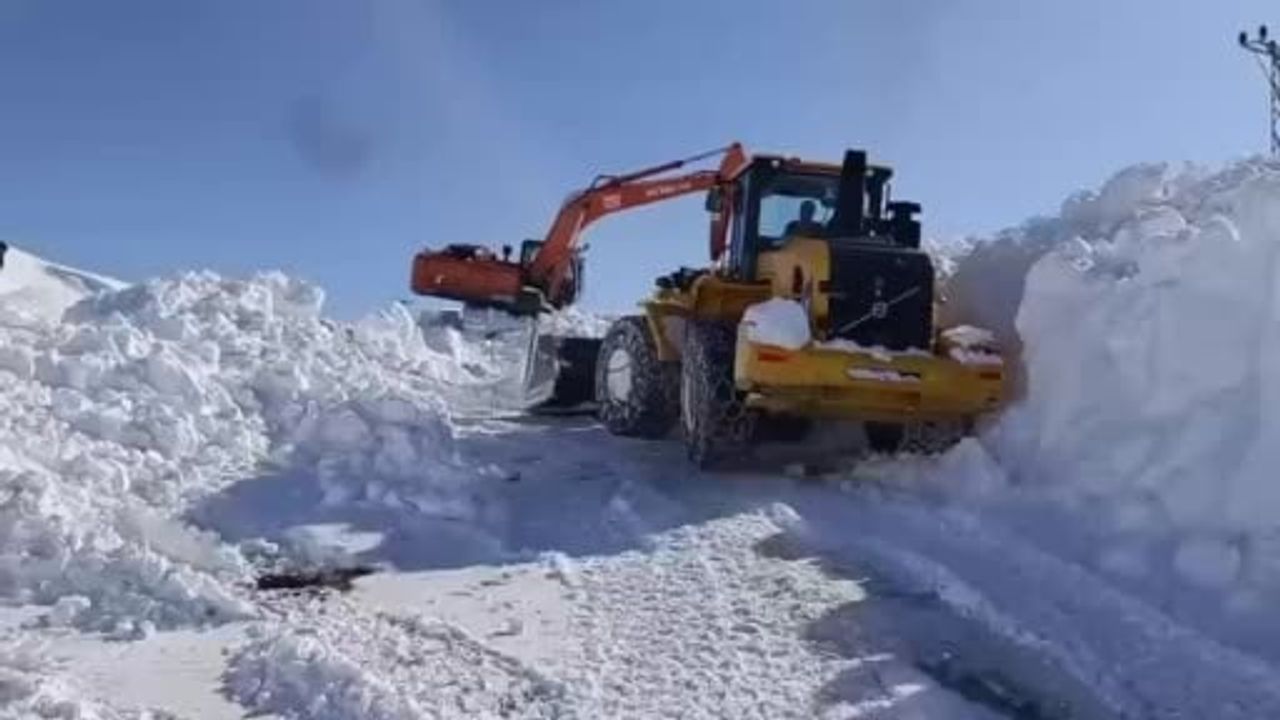 Şırnak'ta 'Kanlı Dere' Beyaza Büründü — Beytüşşebap'ta Havadan Görüntü Şöleni