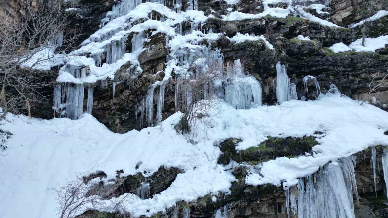 Şırnak’ta Kanlıdere Beyaza Büründü: Havadan Kartpostallık Görüntüler