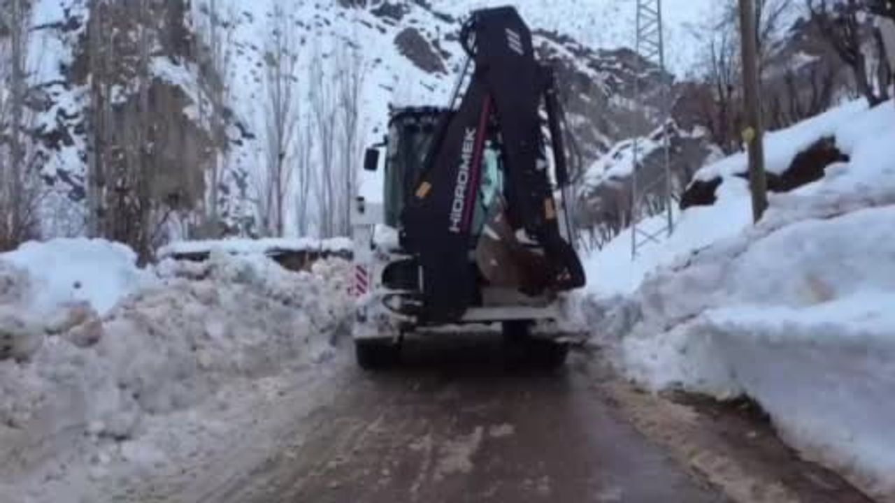 Şırnak'ta Kar Esareti: Beytüşşebap'ta Yollar Yeniden Kapanıyor