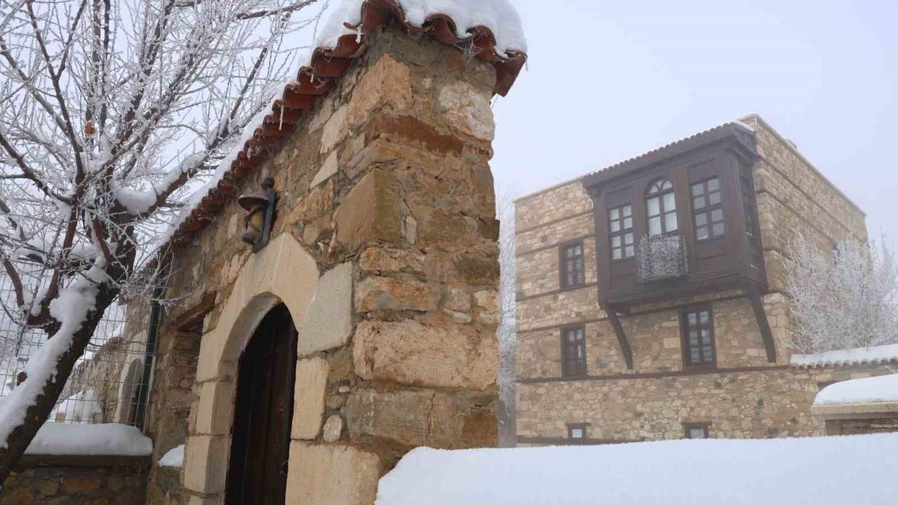 Sis ve Kar Altında 4 Bin Yıllık Harput’ta Kartpostallık Görüntüler