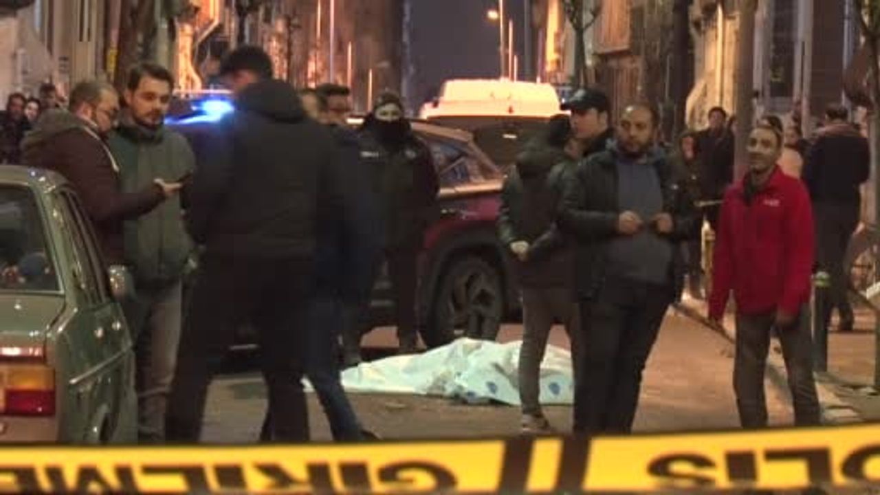 Şişli'de Çöpte Kafası Kesik Kadın Cesedi Adli Tıp'a Kaldırıldı