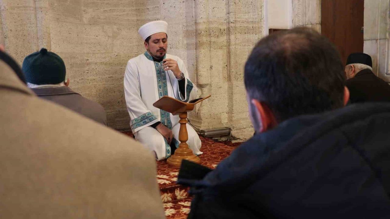 Sivas'ta I. İzzeddin Keykavus Kabri Başında Anıldı