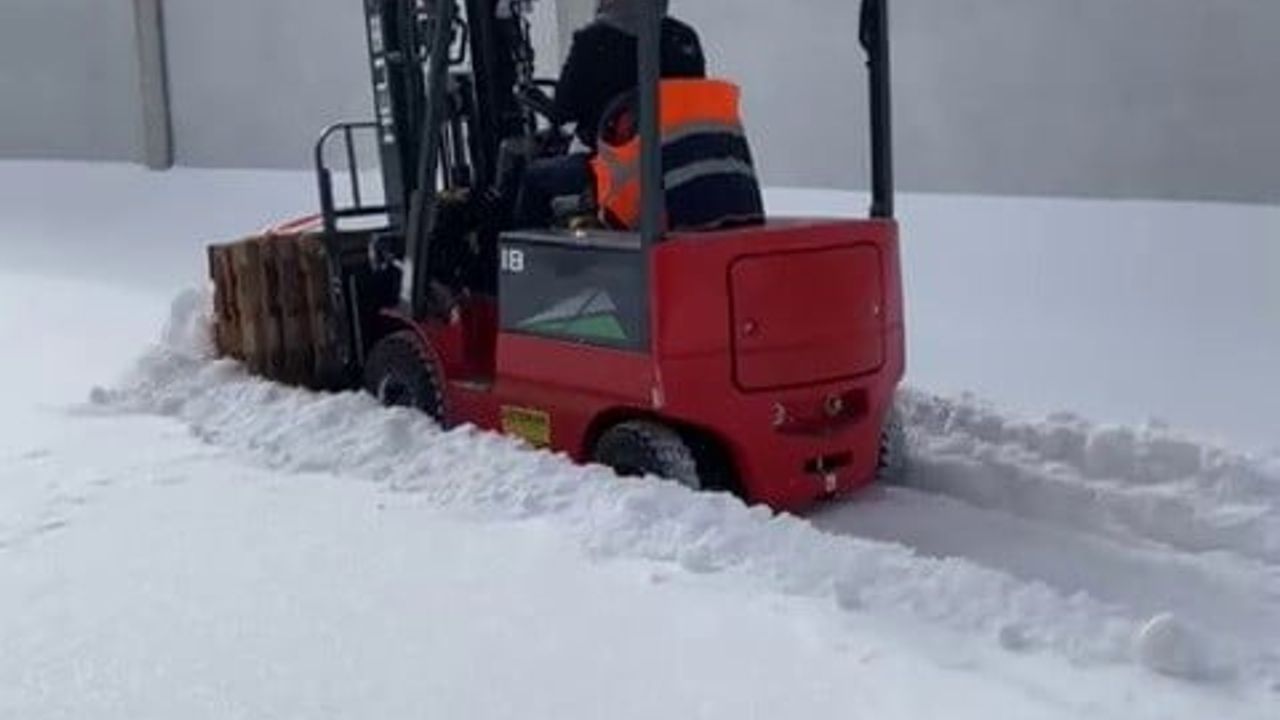 Sivas’ta Kar ve Dondurucu Soğuk: Donan Göller ve Renkli Görüntüler