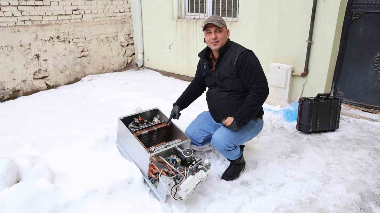 Sivas'ta Kombi Kapatmak Riskli: Donan Kombilerde 10-15 Bin TL Hasar