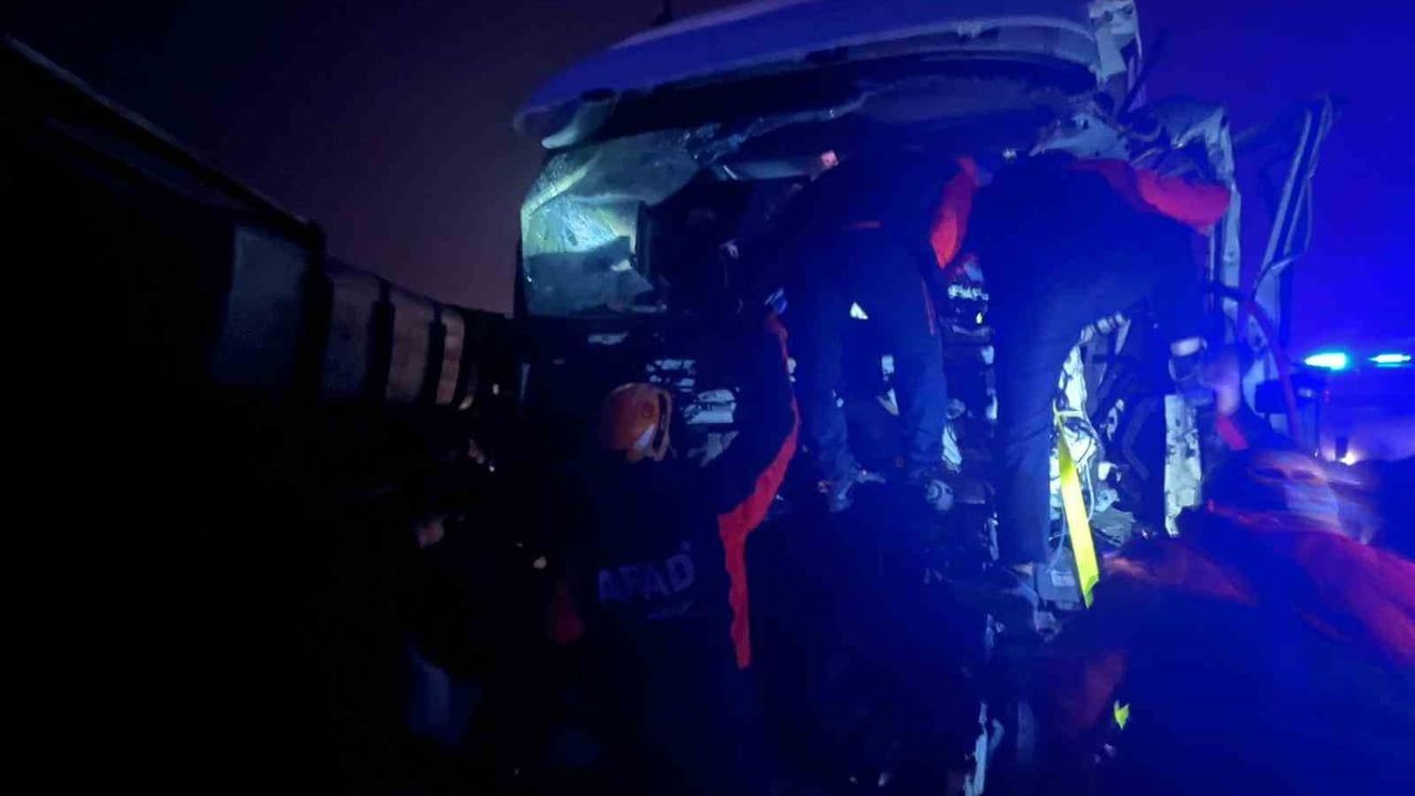 Sivas'ta zincirleme trafik kazası: 8 yaralı