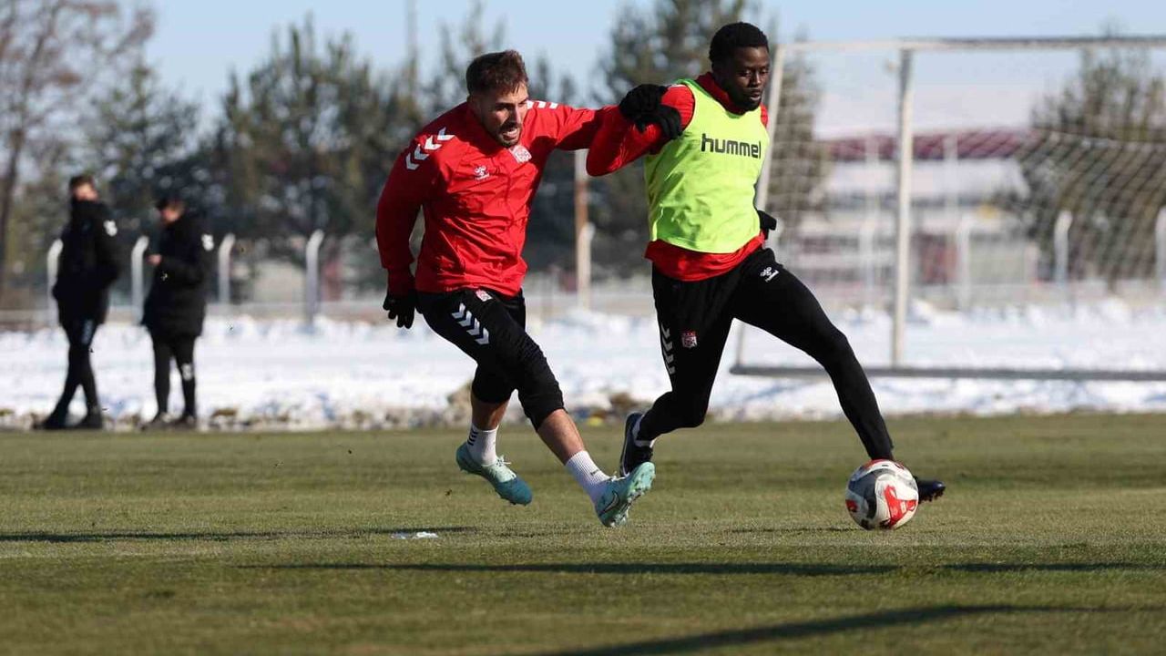 Sivasspor, 11 Ocak'taki Erzurumspor FK Maçına Hazırlanıyor
