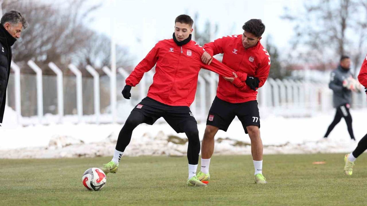 Sivasspor, Erzurumspor Maçı Öncesi Hazırlıklarını Sürdürdü