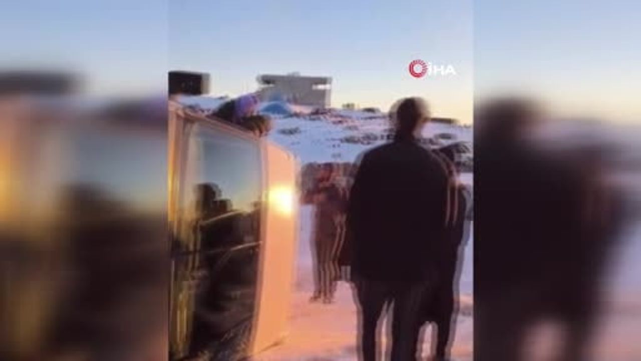 Siverek'te Kar ve Buzlanma Nedeniyle Minibüs Devrildi — Yolcular Kurtarıldı