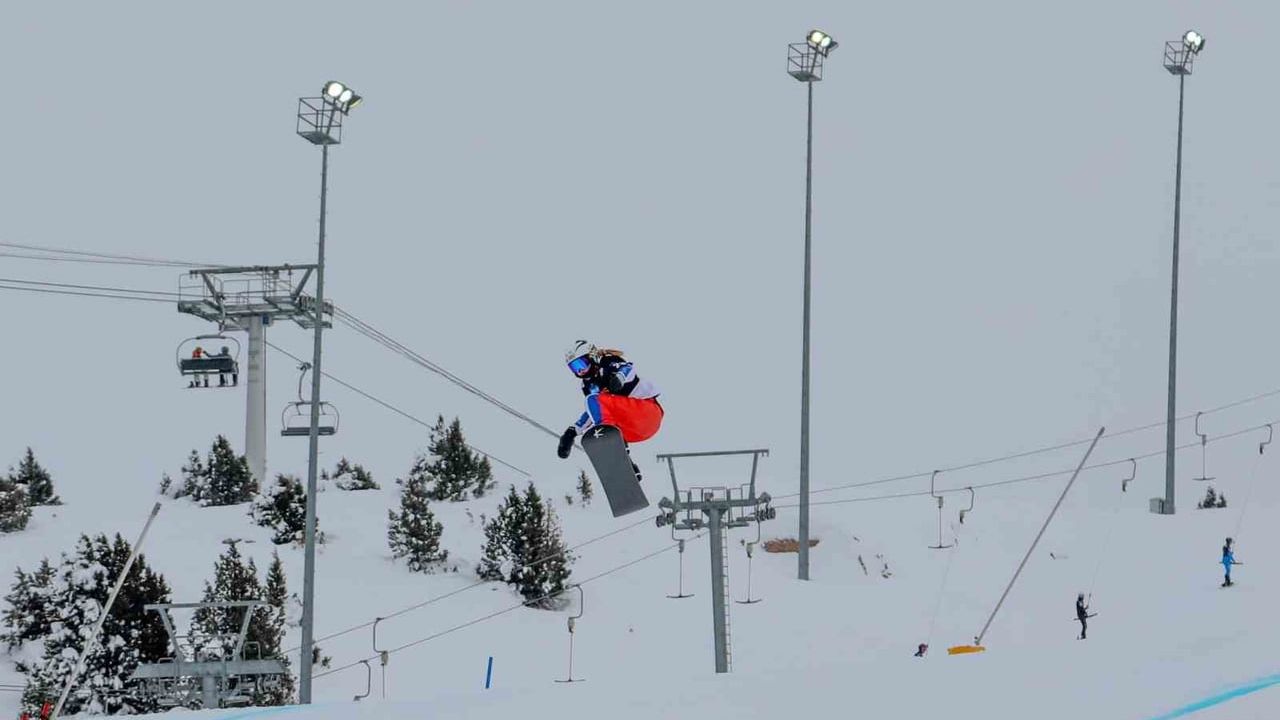 Snowboard FIS European Cup Erzincan Başladı: Ergan Dağı'nda 10 Ülkeden Katılım