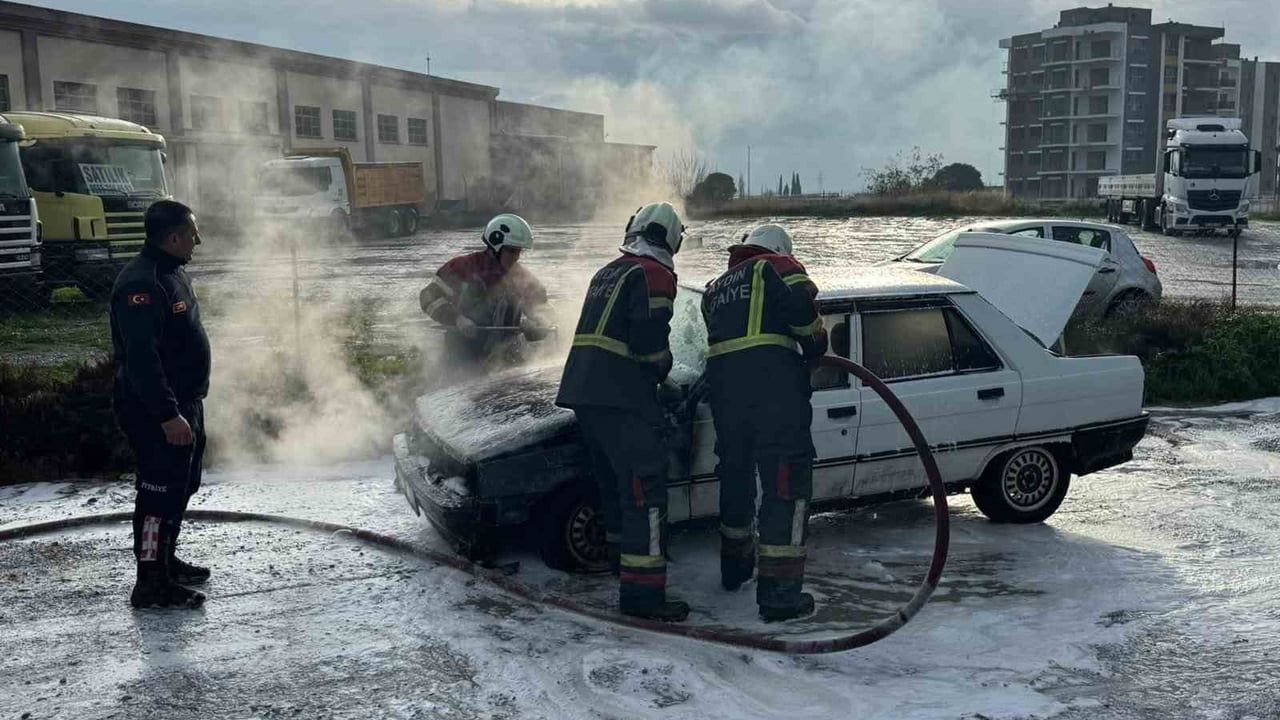 Söke-Aydın Karayolu'nda Otomobil Alevlere Teslim Oldu