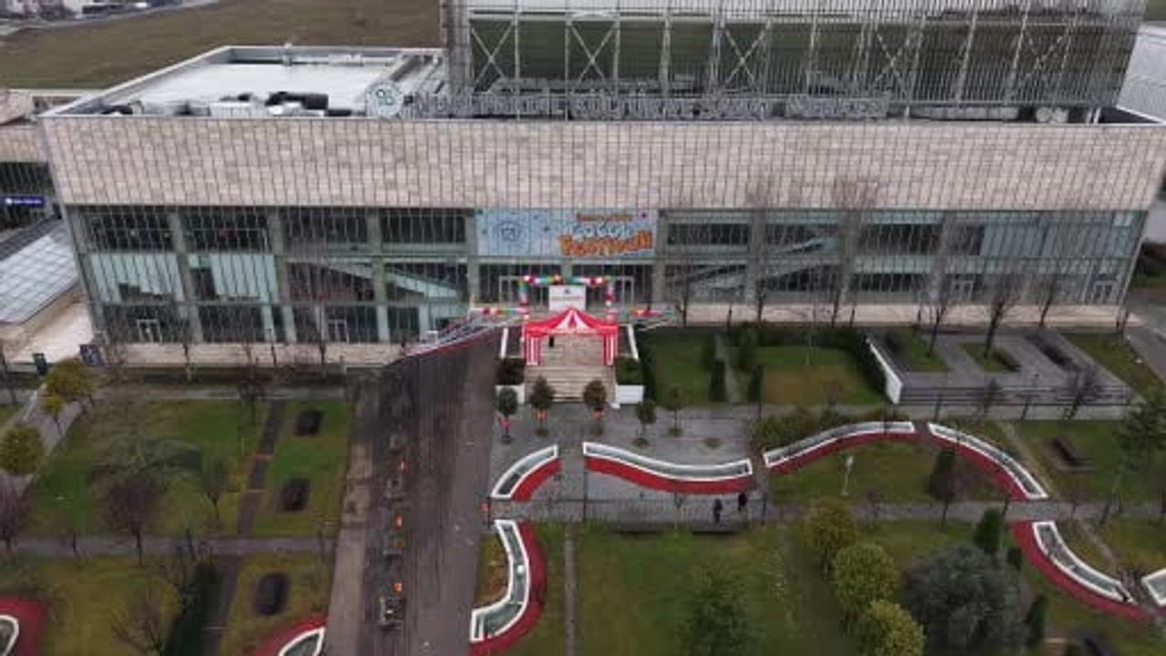 Sömestir Coşkusu: Arnavutköy Çocuk Festivali Başladı