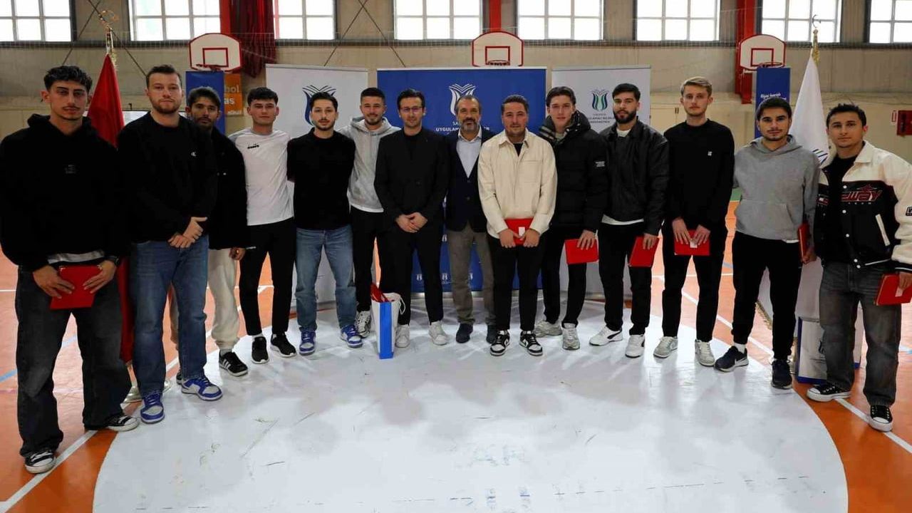 SUBÜ'de 84 Sporcuya Plaket — Üniversiteler Arası Başarı Ödüllendirildi